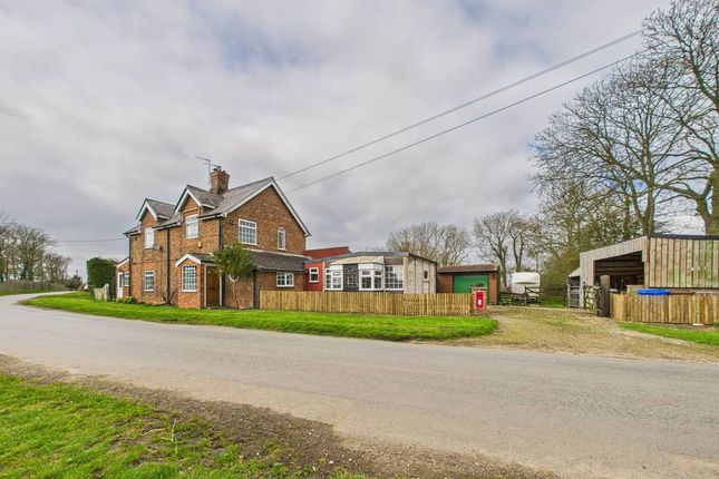 2 bed property, in Wrights Cottages, £249,950