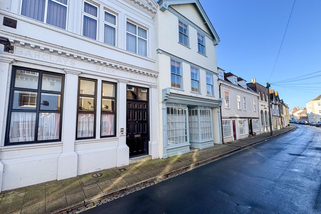 6 bed property, in Church Street, £450,000