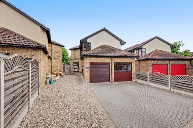 4 bed property, in Leon Drive, £500,000