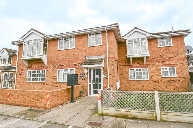 2 bed property, in Melville Court Victoria Road, £195,000