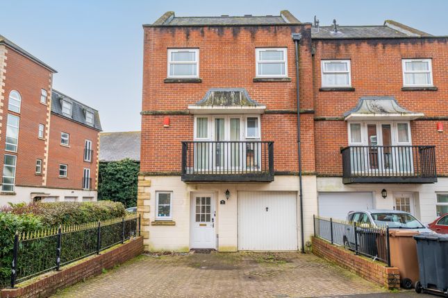 7 bed property, in College Mews, £445,000