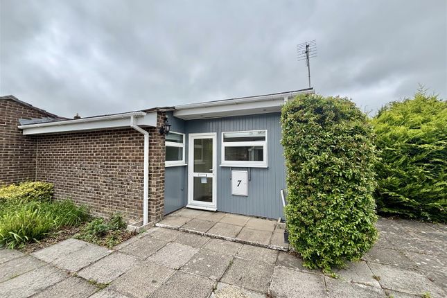 1 bed property, in Millbrook Court, £225,000