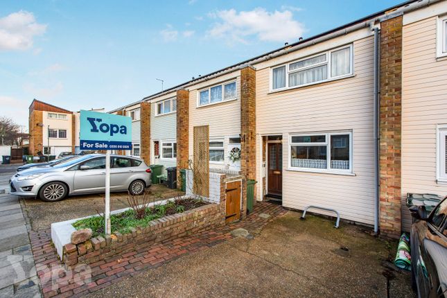 2 bed property, in Phoenix Place, £300,000