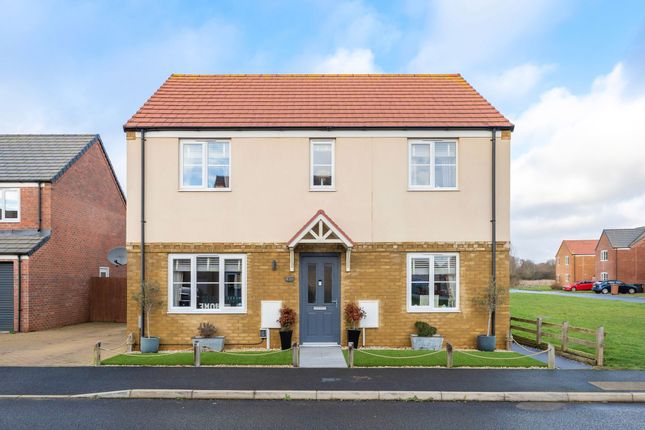 4 bed property, in Pascoe Drive, £400,000