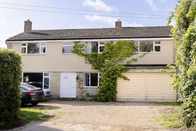 6 bed property, in Fencott, £685,000