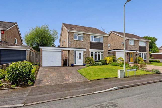 4 bed property, in The Dell, £385,000