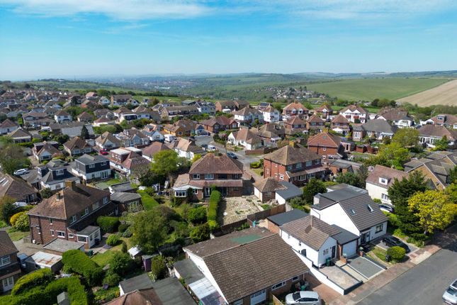 3 bed property, in Farm Hill, £545,000