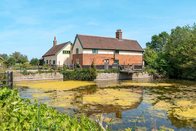 5 bed property, in Ashbocking Road, £950,000