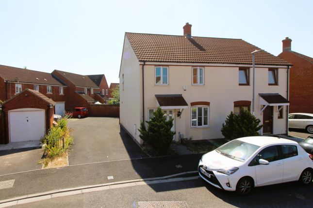 3 bed property, in 15 Reedmoor Gardens, £230,000