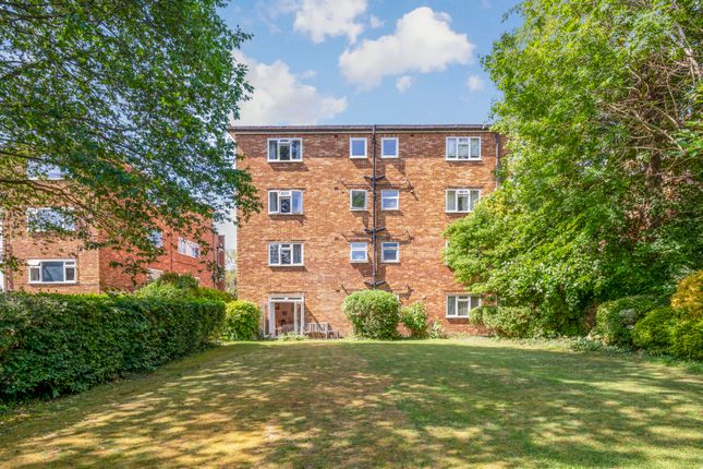 2 bed property, in The Downs, £500,000