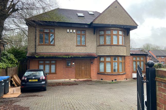 Studio, in 107 Park Avenue, £2,000,000