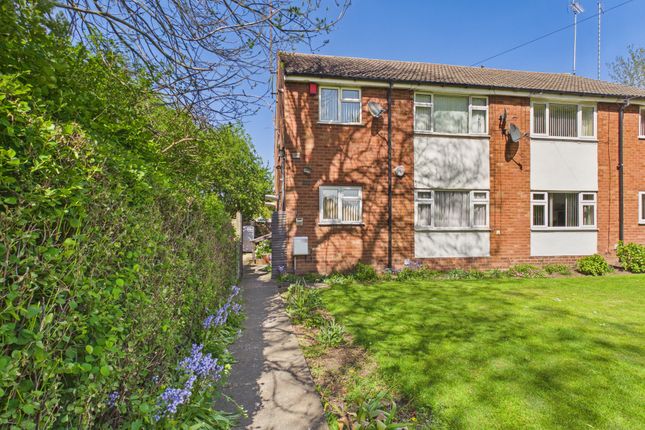 2 bed property, in Great Barr, £125,000