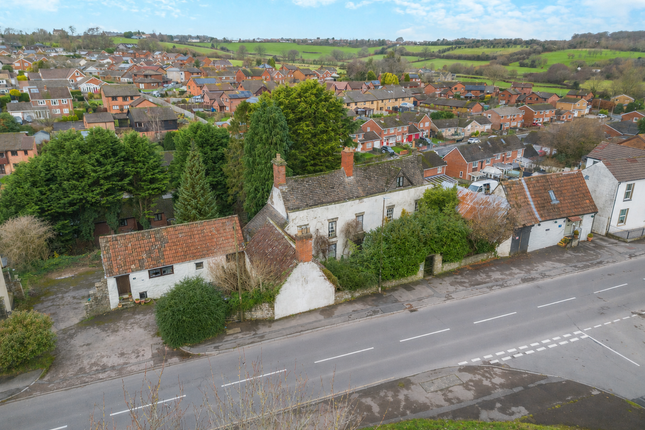 8 bed property, in Online Auction, £350,000