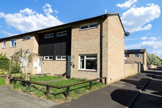 2 bed property, in Bascraft Way, £240,000