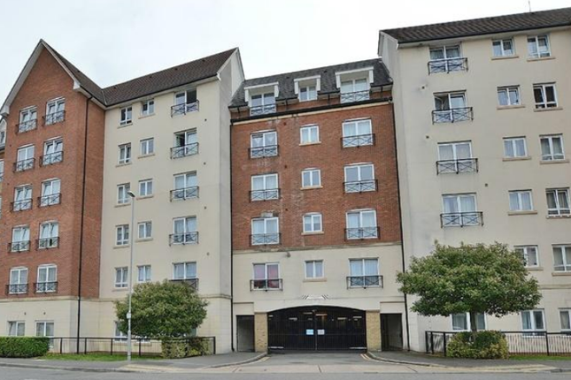 1 bed property, in St. Andrews Street, £75,000