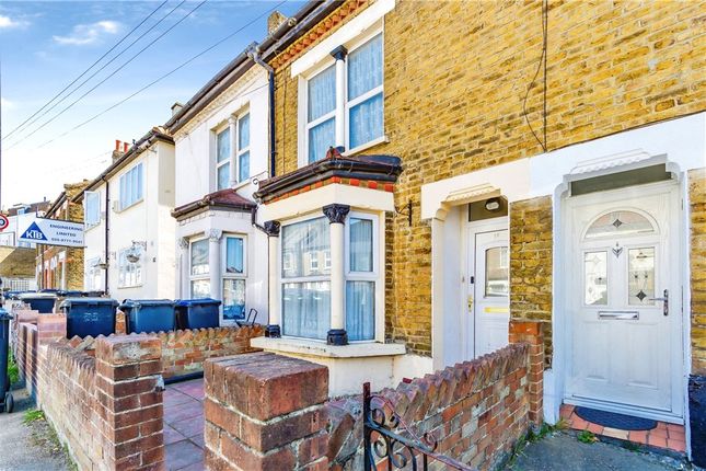 2 bed property, in Northwood Road, £375,000