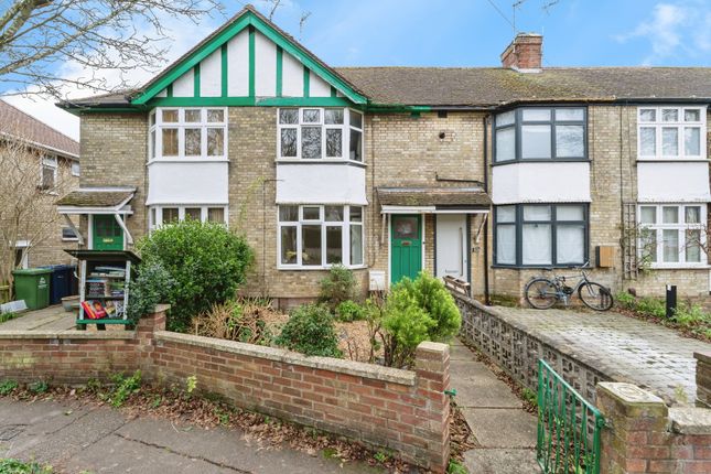 2 bed property, in Brampton Road, £325,000