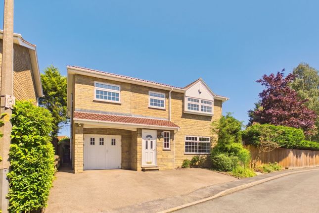 5 bed property, in Lime Tree Paddock, £575,000