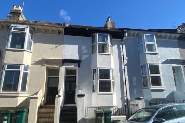 2 bed property, in Pevensey Road, £170,000