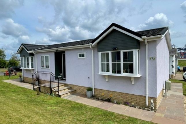 2 bed property, in 7 Harbour Place, £120,000