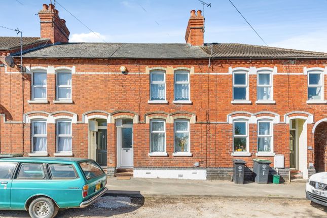 2 bed property, in Fletcher Road, £210,000
