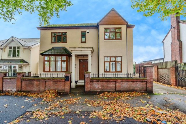 5 bed property, in Somerford Place, £475,000