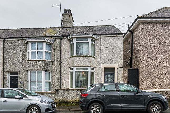 2 bed property, in Tara Street, £83,000