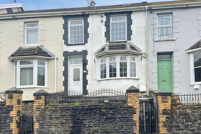 3 bed property, in Station Road, £100,000