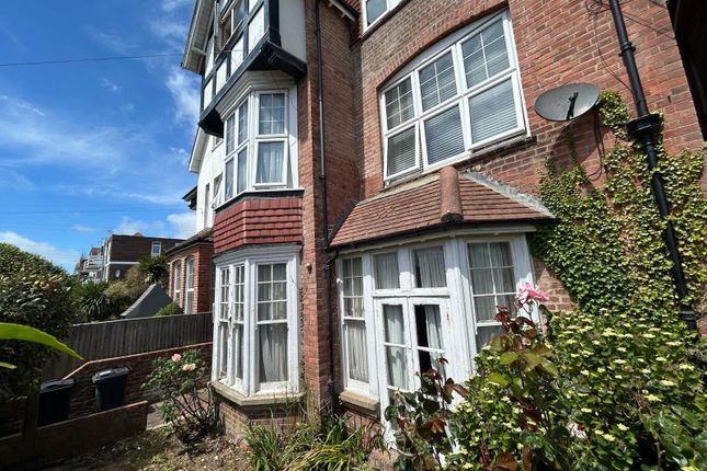 2 bed property, in Cantelupe Road, £170,000