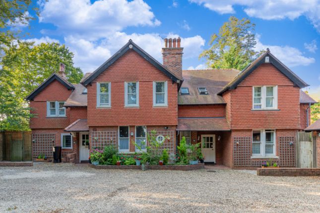 6 bed property, in Old Road, £1,975,000
