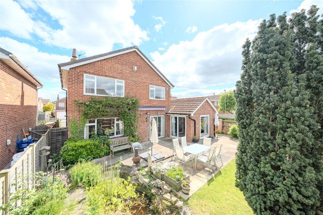 4 bed property, in Prince Rupert Drive, £425,000
