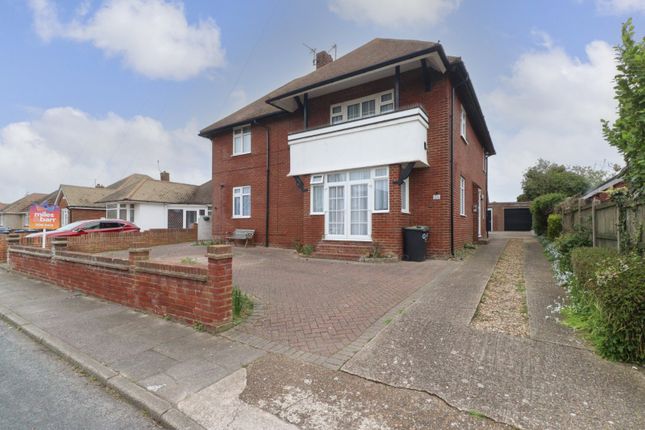 2 bed property, in Carlton Rise, £330,000