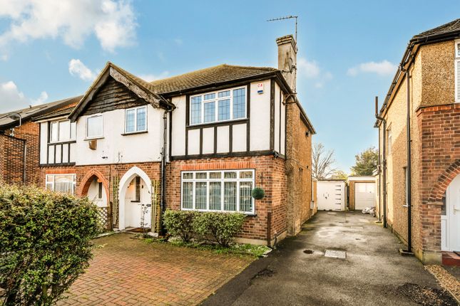 3 bed property, in Queens Walk, £650,000