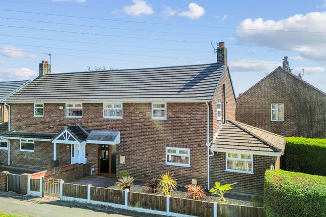 3 bed property, in Manchester Road, £260,000