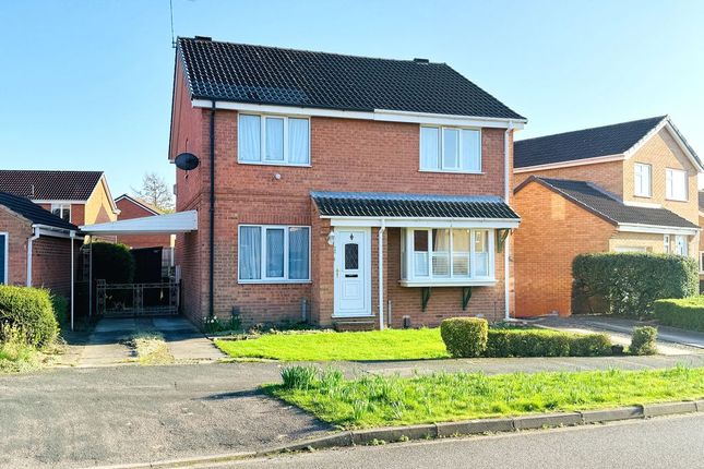 2 bed property, in Turnberry Drive, £289,950