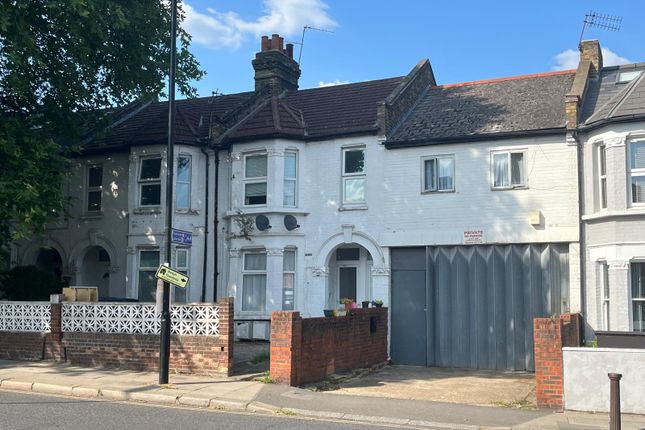 2 bed property, in Acton Lane, £350,000