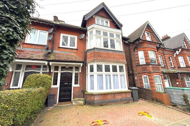4 bed property, in Brantwood Road, £380,000