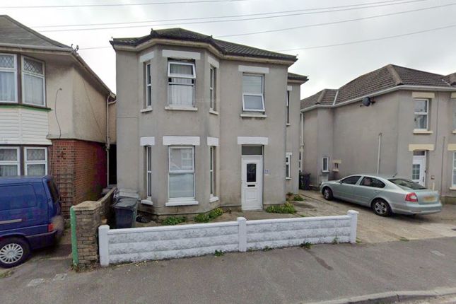 8 bed property, in 98 Gladstone Road East, £320,000