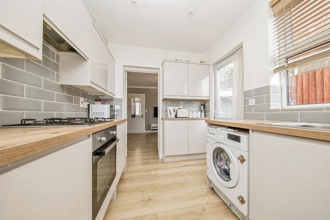 3 bed property, in Woodbridge Road, £195,000