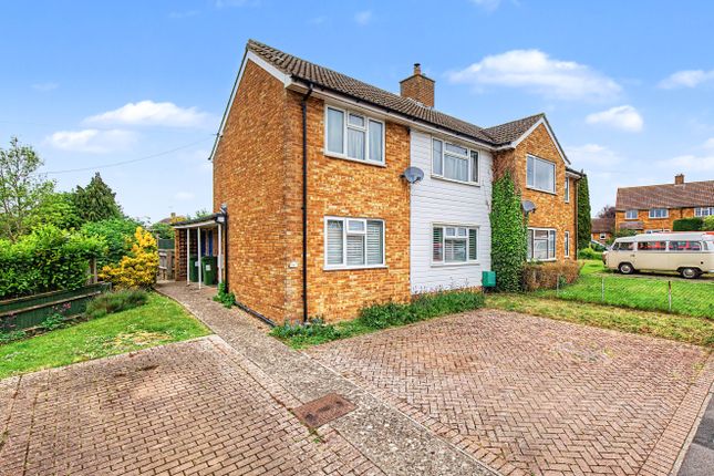 1 bed property, in Giffard Way, £240,000