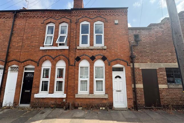 2 bed property, in Edward Road, £190,000