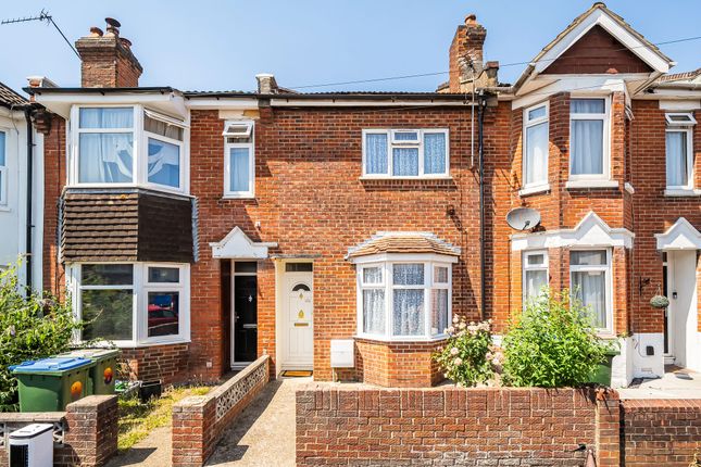 3 bed property, in Clarendon Road, £300,000
