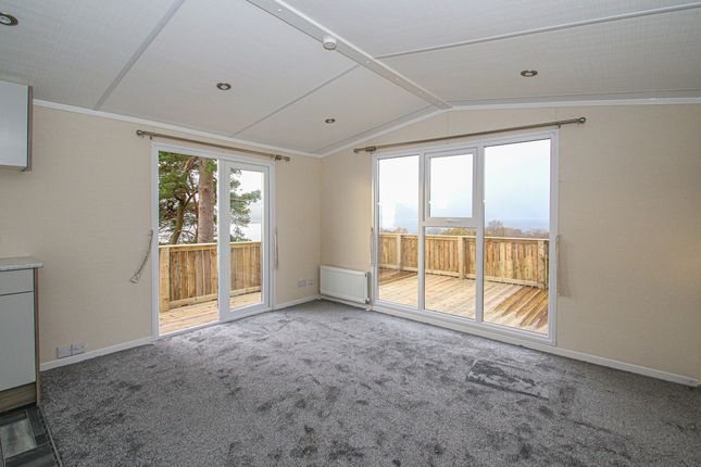 2 bed property, in Holly Twirl, £79,000