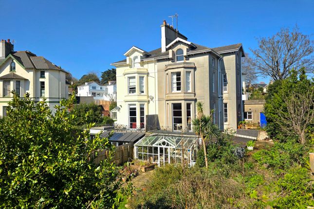 5 bed property, in Chelston, £395,000