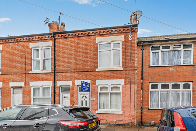 2 bed property, in Bridge Road, £190,000