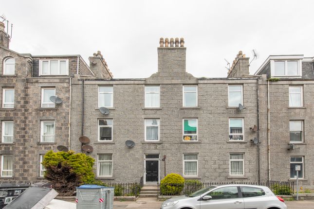 2 bed property, in Summerfield Terrace, £77,000