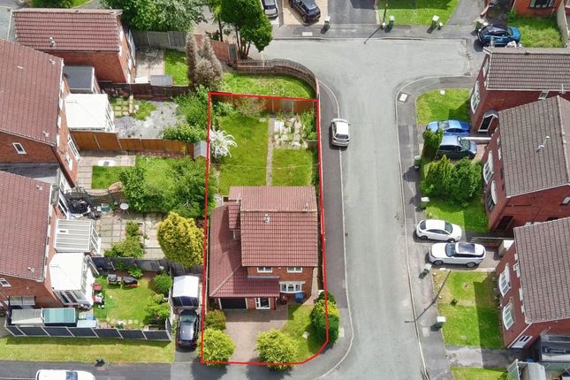 3 bed property, in 2 Beeston Ridge, £110,000