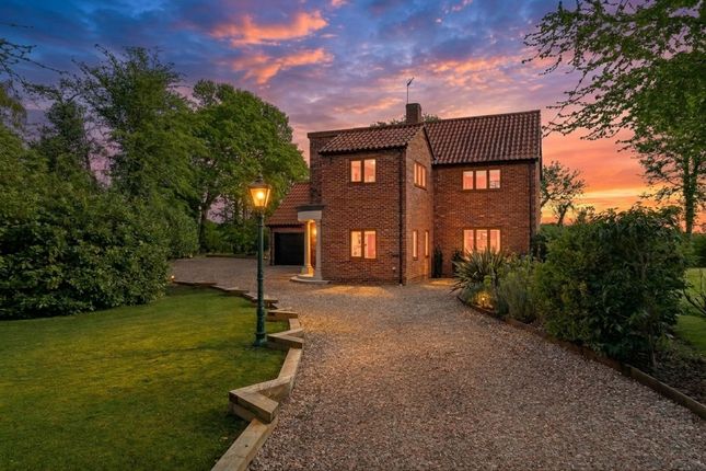 5 bed property, in Hadleigh Heath, £750,000