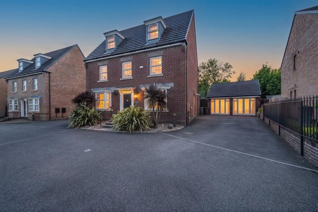 5 bed property, in Ty'n-Y-Gollen Court, £635,000