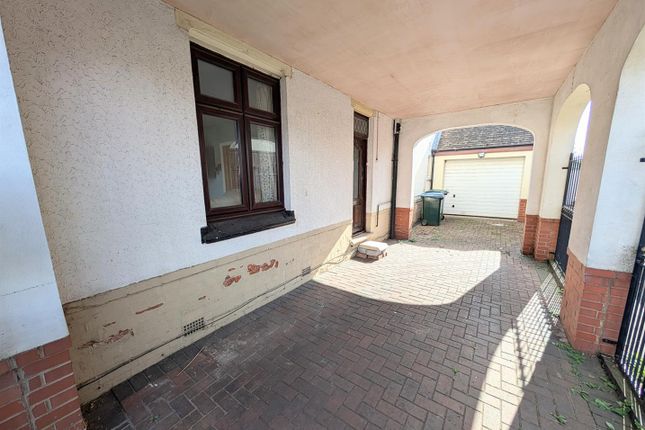 4 bed property, in Henley Road, £315,000